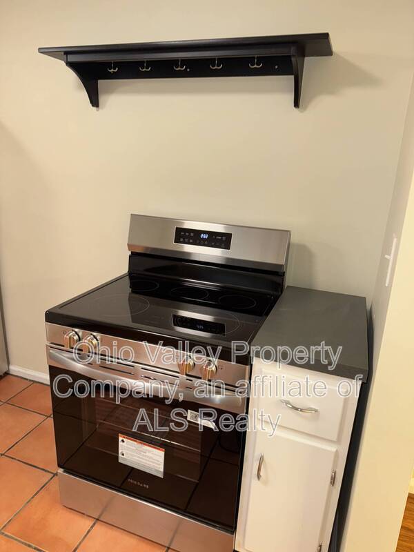 Building Photo - 3812 Napanee Rd