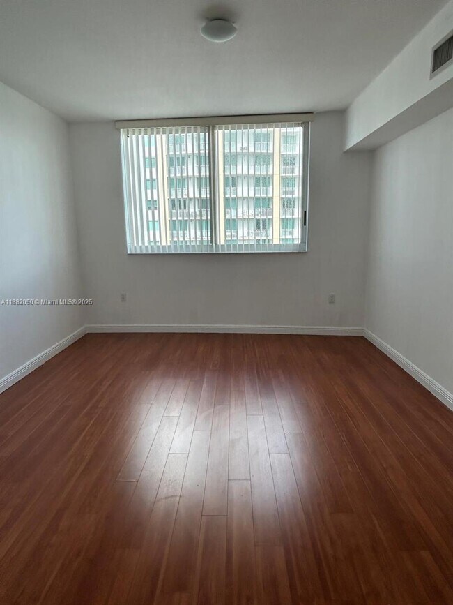 Building Photo - 1755 E Hallandale Beach Blvd