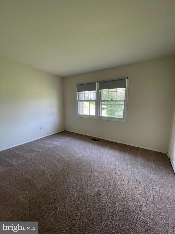 Building Photo - 15713 Pointer Ridge Dr