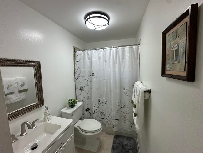 Building Photo - 5220 Las Verdes Cir