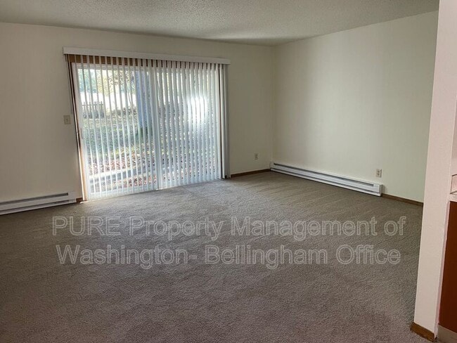Building Photo - 2502 E Sunset Dr