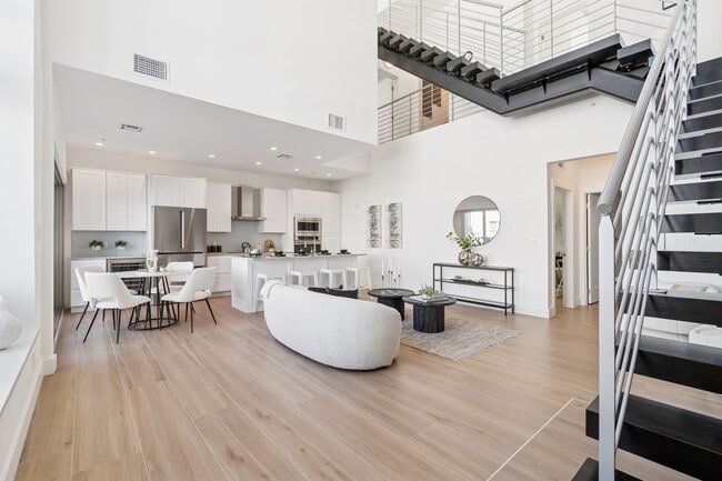 Building Photo - 1343 4th St