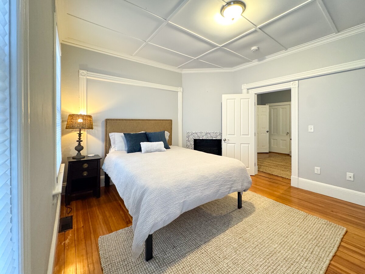 Master Bedroom - 12 Lincoln St