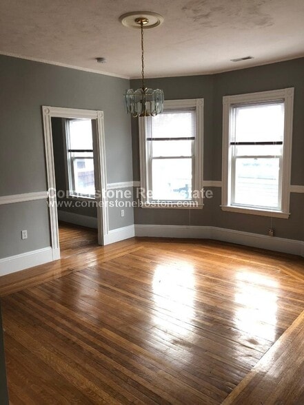 Building Photo - 122 Calumet St