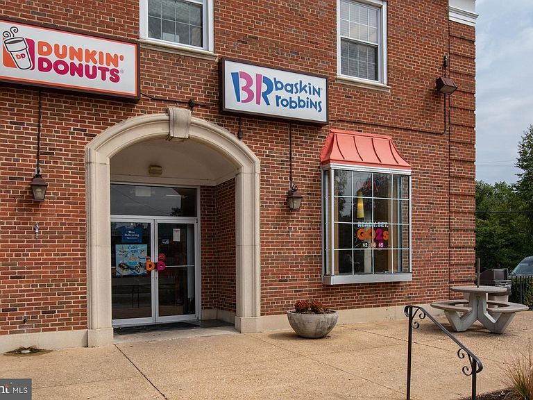 Building Photo - 6726 W Wakefield Dr