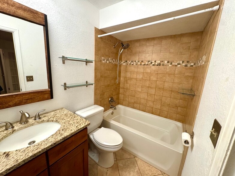 Building Photo - 6048 Gunbarrel Ave