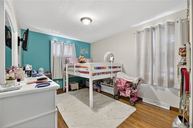 Building Photo - 116 Springville Ave