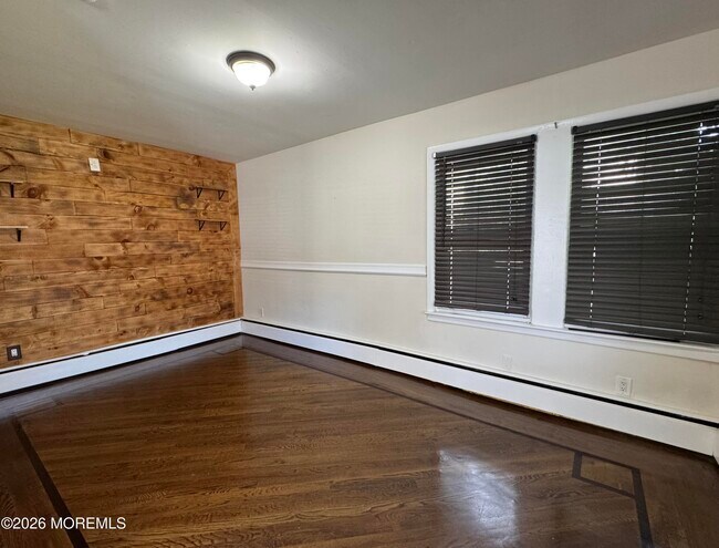 Building Photo - 410 2nd Ave