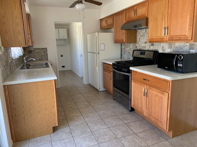 Building Photo - 12809 Mountain View Ave NE