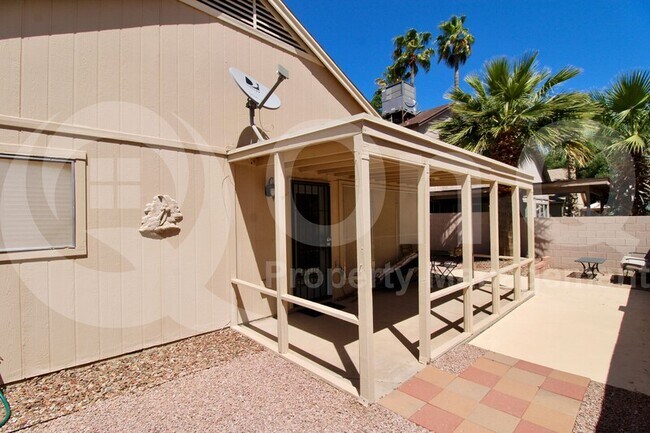Building Photo - 509 E Kristal Way