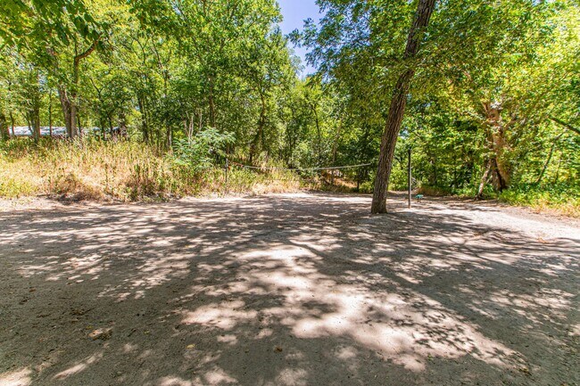 Building Photo - 4 BEDROOM, 3 BATH, BELTON ISD