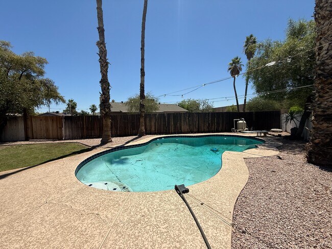 Building Photo - 2361 E Riviera Dr