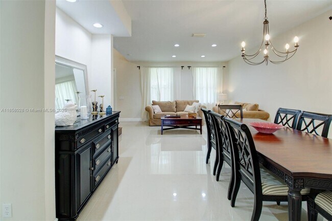 Building Photo - 1610 Sandpiper Cir