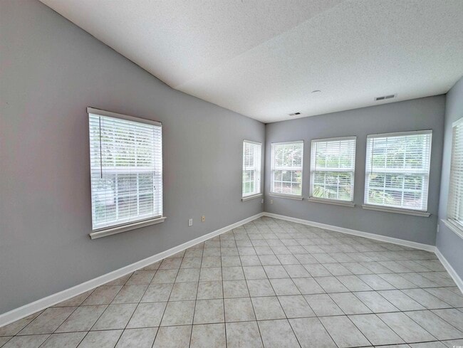 Building Photo - 33 Regal Ln