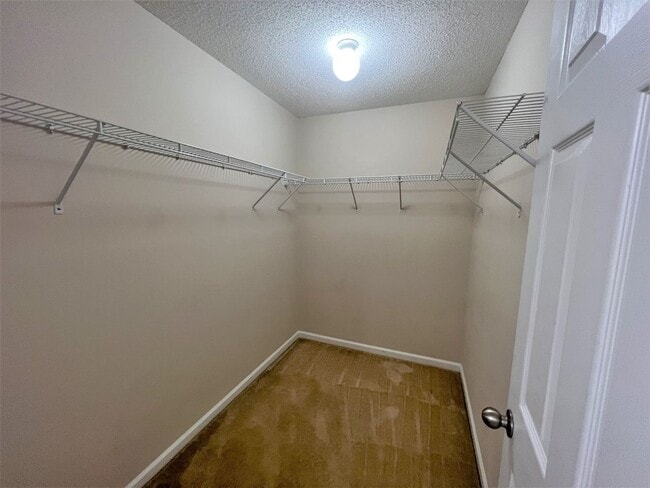 Building Photo - 205 Wakefield Way