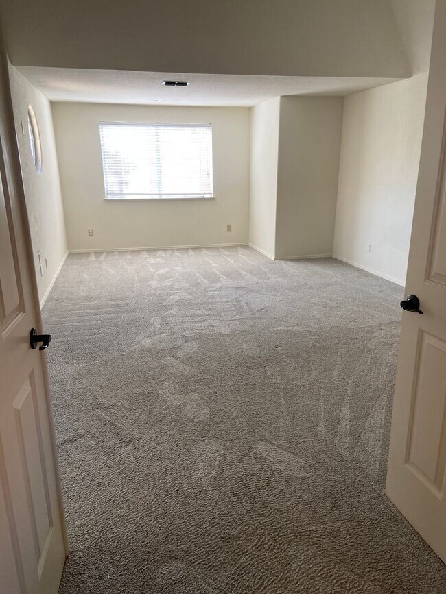 Building Photo - American River Canyon Folsom - 3 Bdrm, 3 Bath in gated community