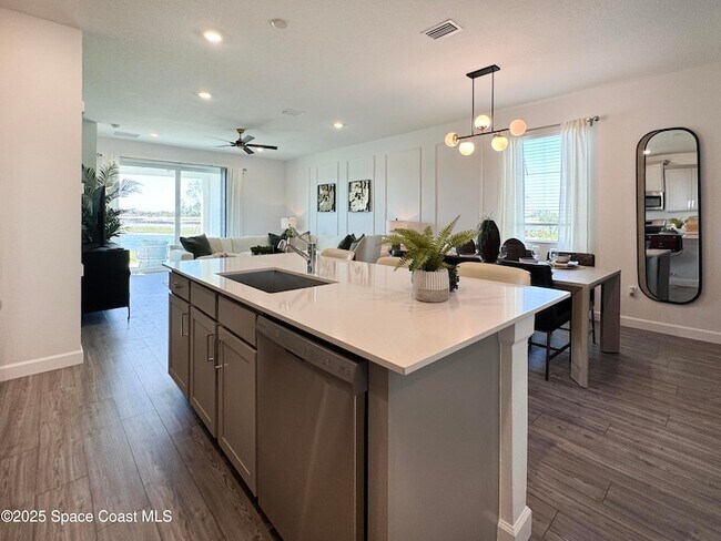 Building Photo - 1959 Croft Inlt Dr NW