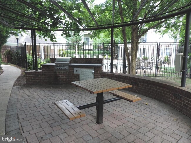 Building Photo - 12941 Centre Park Cir