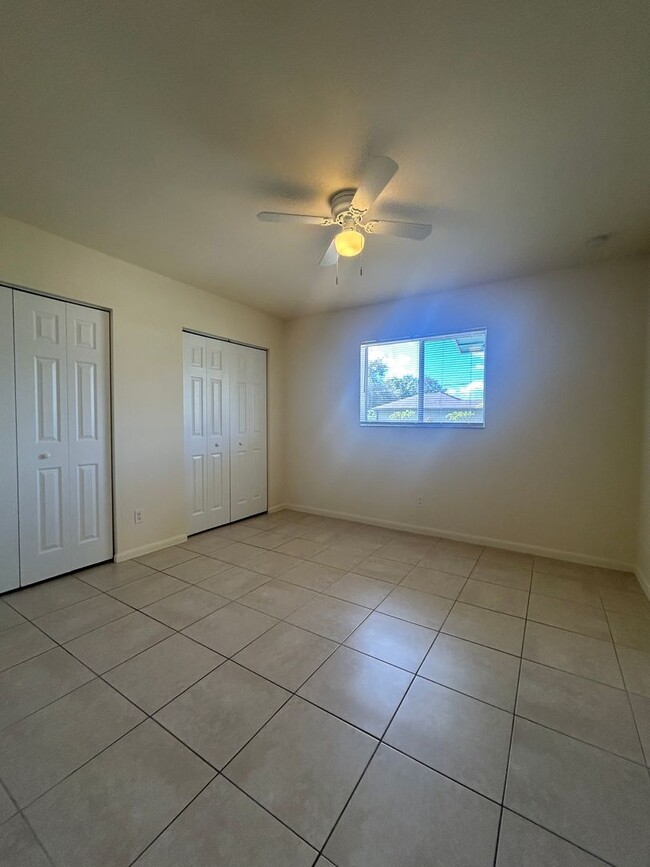 Building Photo - Super Charming 2 Bed  Duplex
