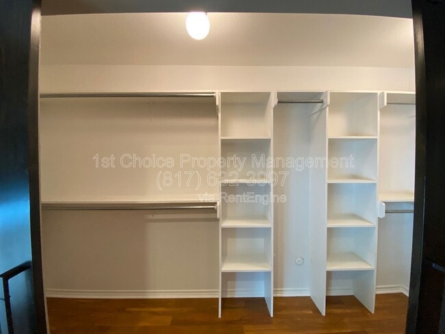 Building Photo - 6 1 Main Pl