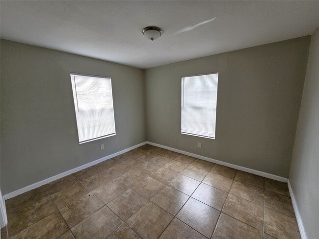Building Photo - 1502 Oleander