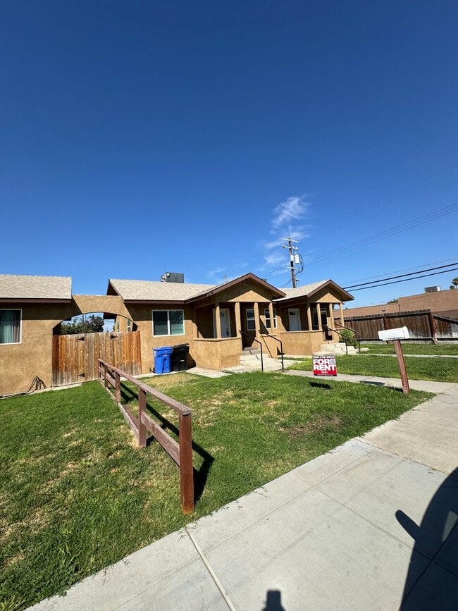 Building Photo - 4062