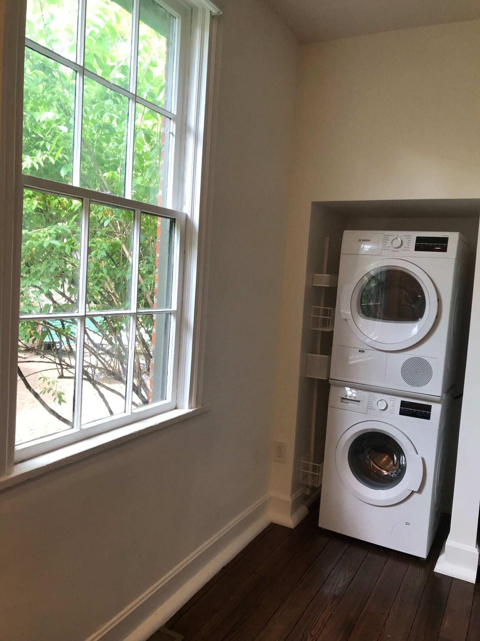 Washer/dryer - 628 S 3rd St