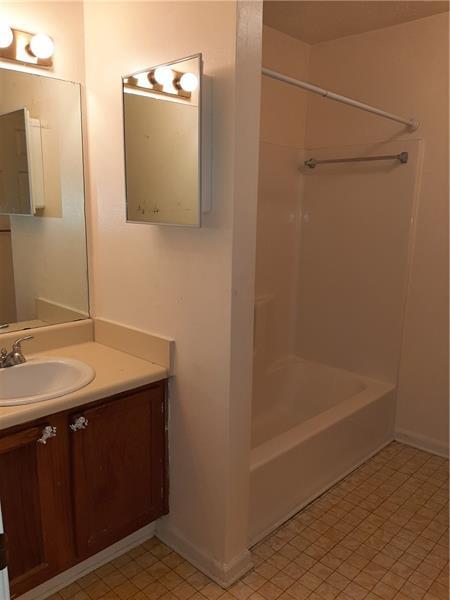 Building Photo - 4429 Coopers Creek Dr SE