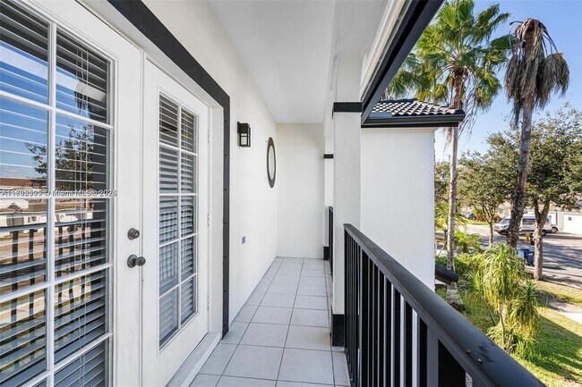 Building Photo - 16350 SW 50th Terrace