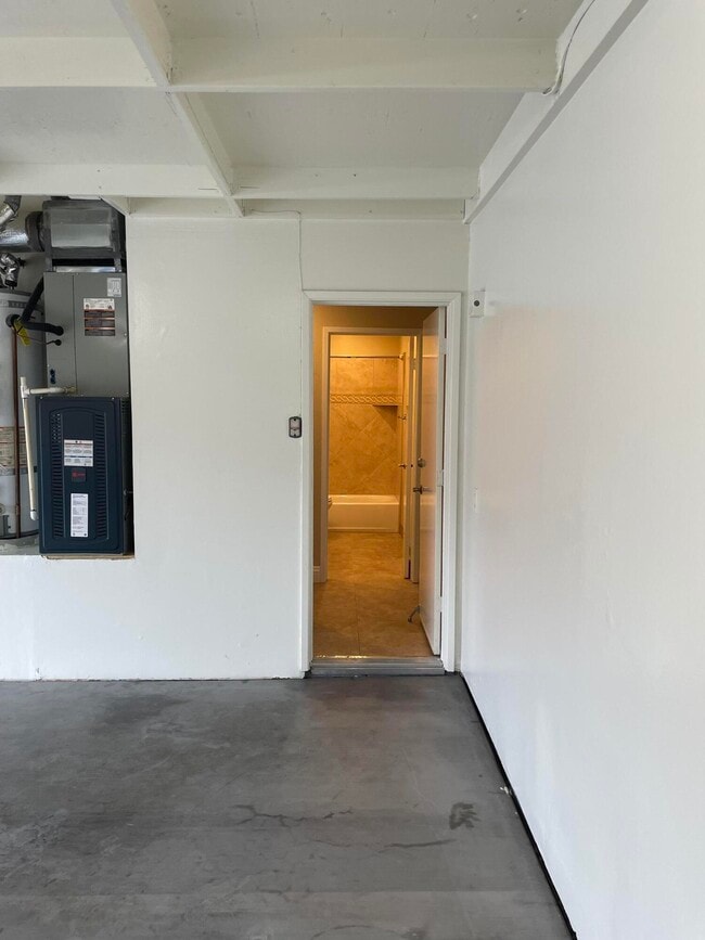 Building Photo - 74940 San Simeon Dr