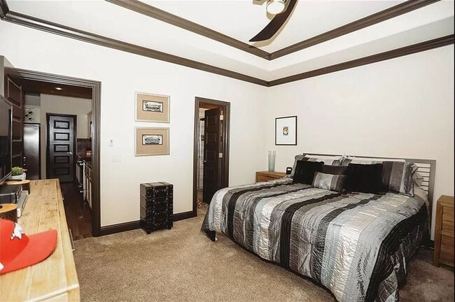 Building Photo - Stylish Bentonville Home (Community Amenities!)
