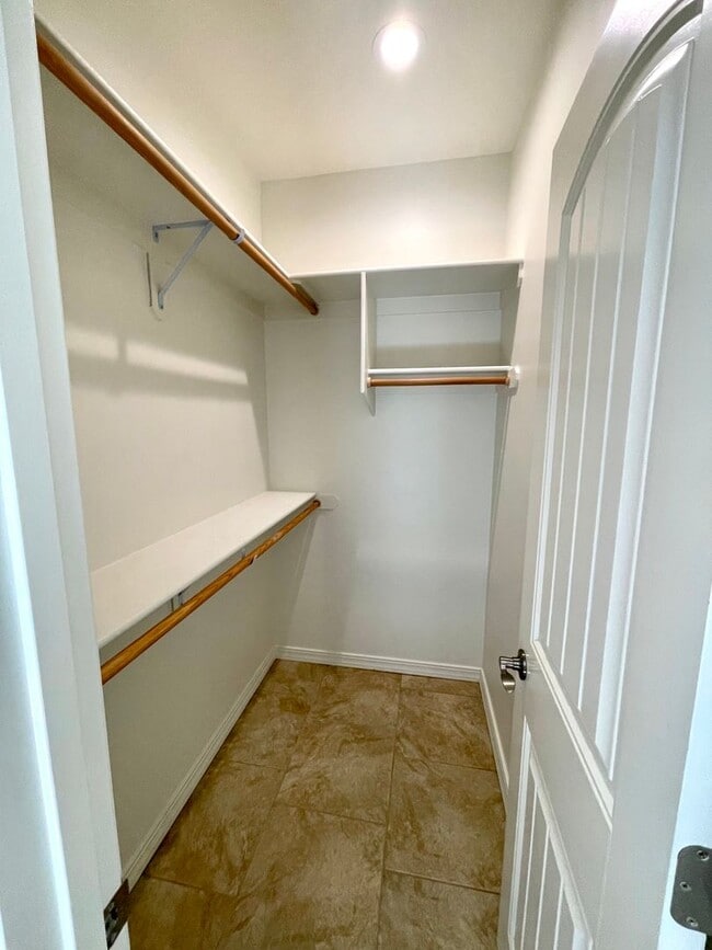 Building Photo - Great 3 Bedroom Home near Hualapai School!