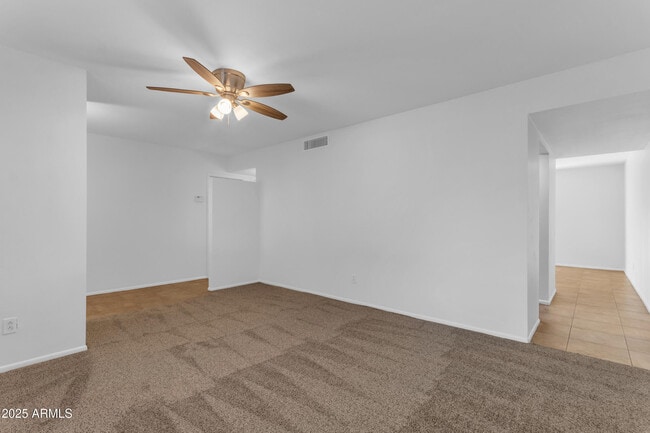 Building Photo - 517 E Hermosa Dr