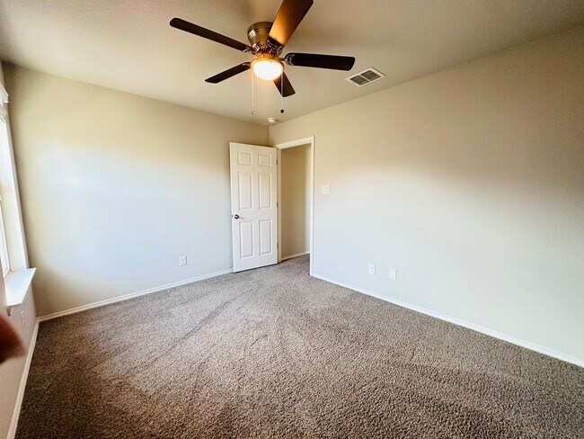 Building Photo - 5611 Rio Cyn