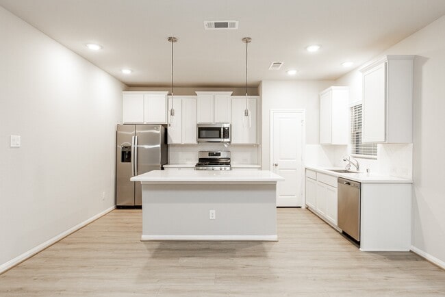 Building Photo - 31115 Mahogany Fir Trl