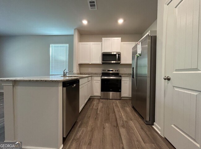 Building Photo - 18 Silverbell Ln NW