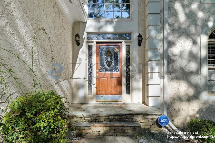 Building Photo - 2862 Clary Hill Dr