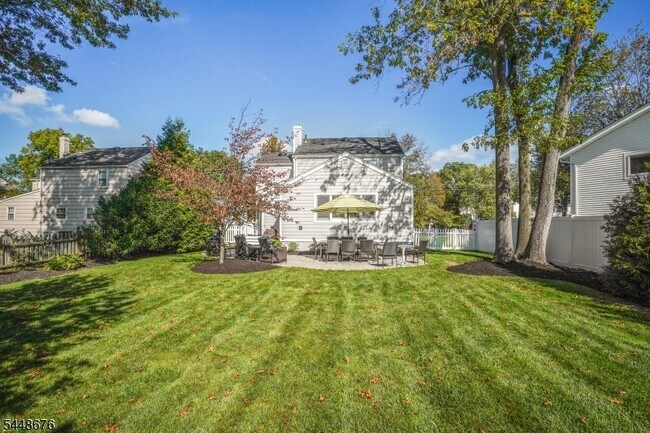Building Photo - 256 Woodland Ave