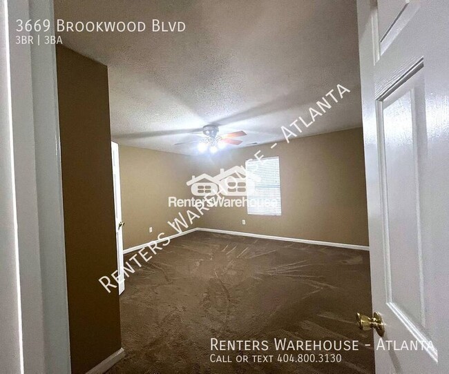 Building Photo - Charming 3 Bedroom Townhome with Master Be...