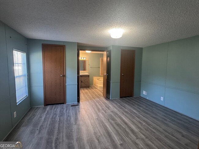 Building Photo - 30 Aaron Dr