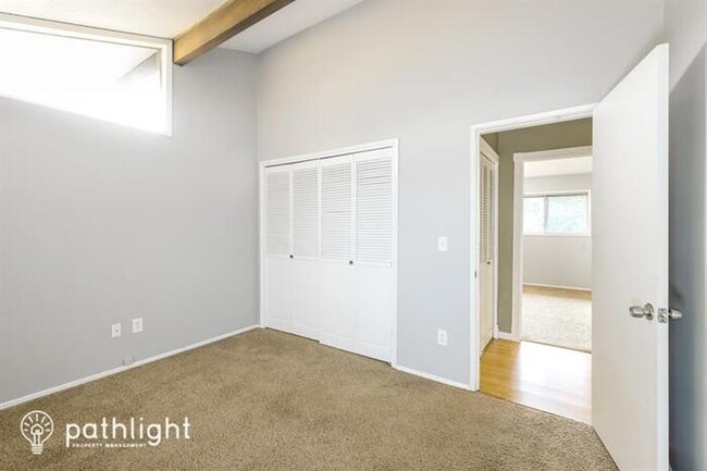 Building Photo - 4201 NE 51st St, Vancouver, WA, 98661