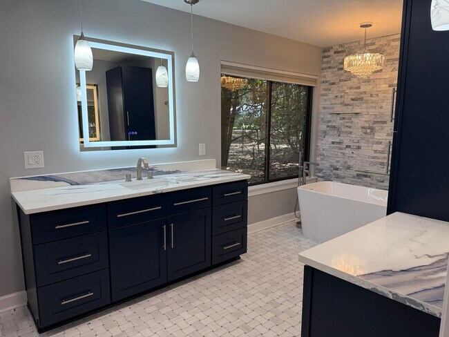 Building Photo - Stunning Remodeled One-Story Home - Port Royal Plantation