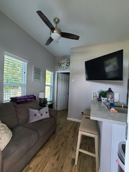 Building Photo - 4393 Cartagena Dr
