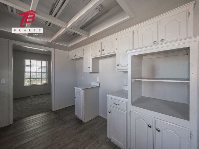 Building Photo - 6811 Lyrewood Ln