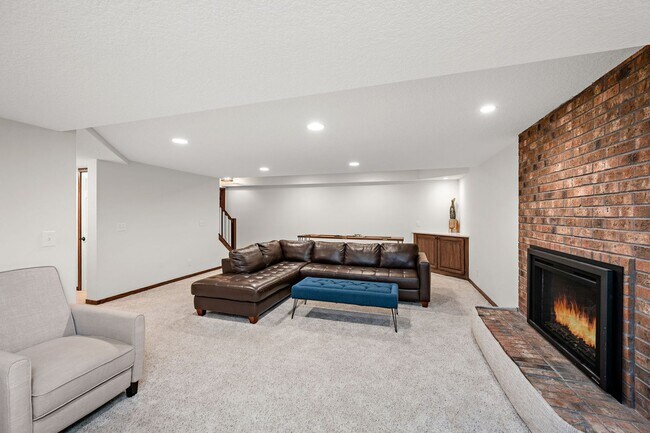 Building Photo - Stunning Remodeled 4BR Home w/ Pond View & 3-Seasons Porch!