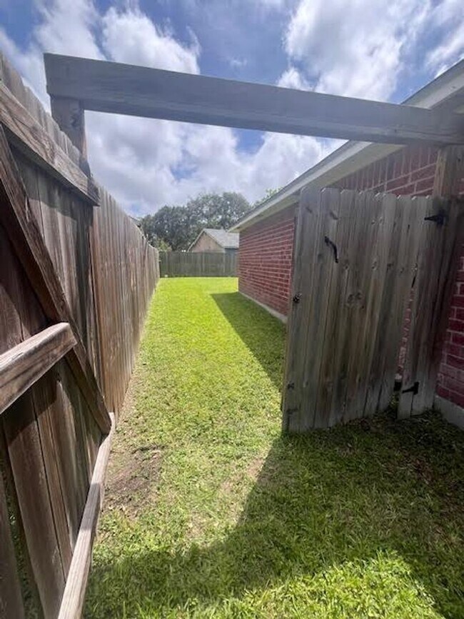 Building Photo - 7029 Premont Dr