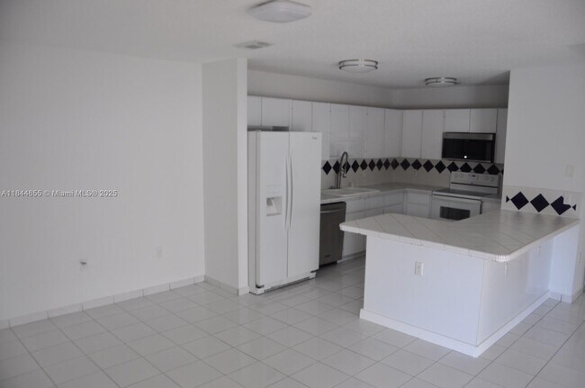 Building Photo - 14346 SW 49th Ln