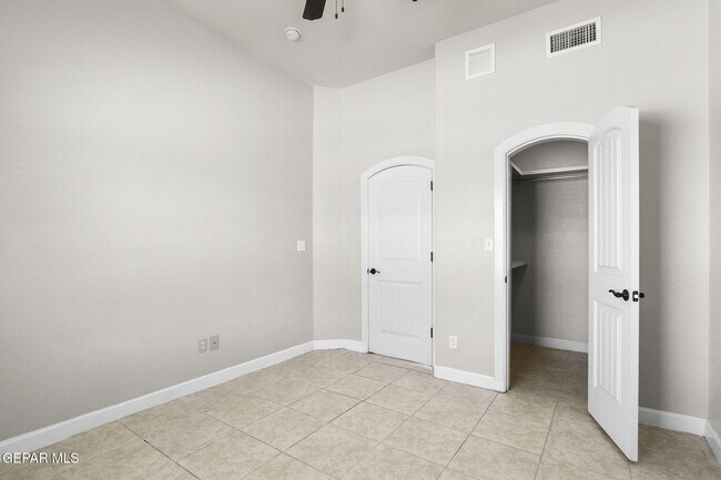 Building Photo - 5500 Jim Castaneda Dr