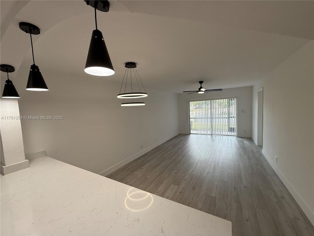Building Photo - 7910 N Colony Cir