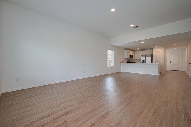 Building Photo - 5110 Sunvalley Bend Dr